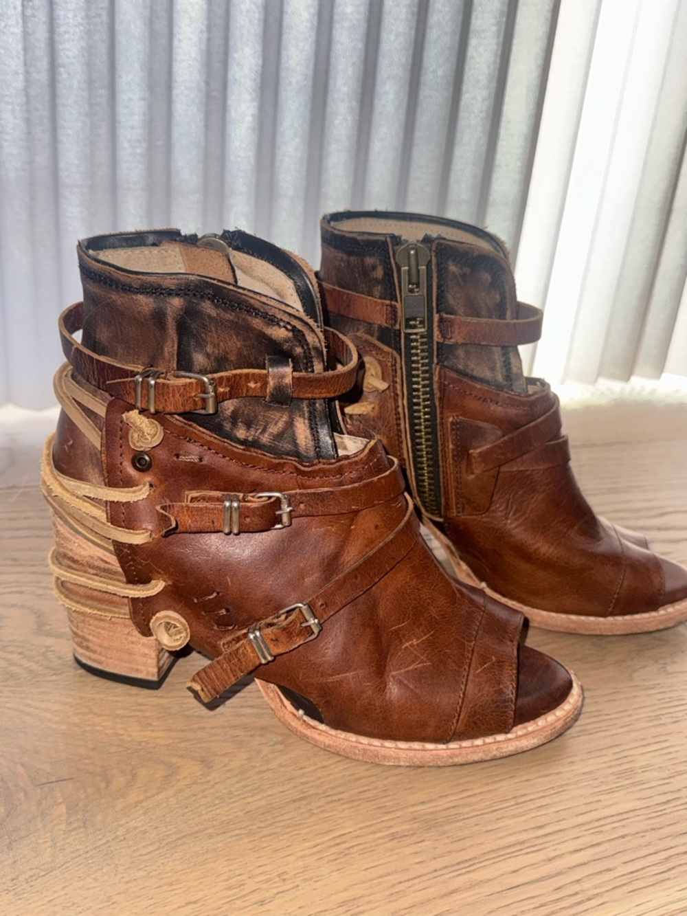 Freebird Carter Ankle Boots - Picture 2 of 4